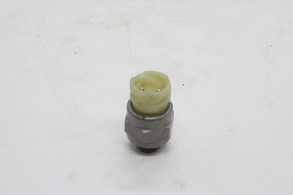 81255030275 Пневмовыключатель передний мост — 1