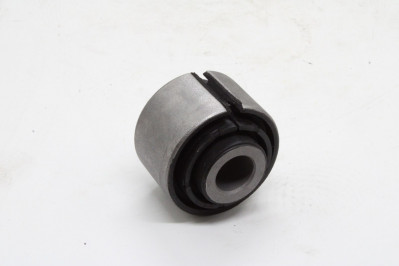 8409510SX Втулка стабилизатора заднего 22*68*62