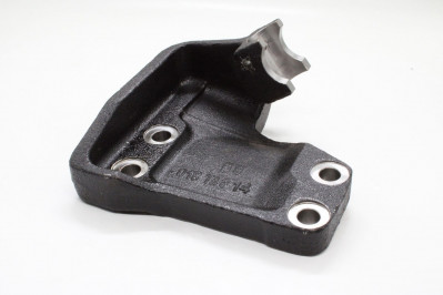 2030620184 Кронштейн торсиона правый