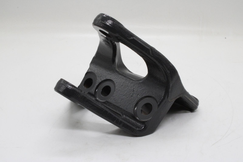 1948336 Кронштейн рессоры передней — 1