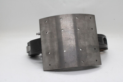 SEM 13796 Колодка тормозная передняя 413*203