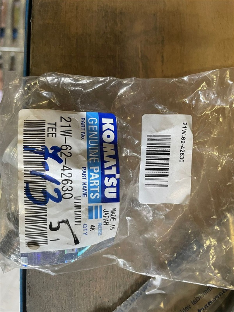 21W-62-42630 Тройник — 3