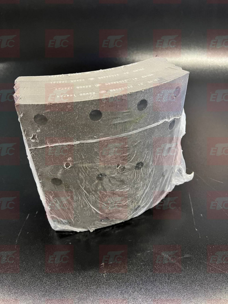 DV/904X К-кт накладок тормозных зад. 410*200 1-рем. — 2