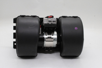 DT 382053 Моторчик отопителя в сб. с корпусом