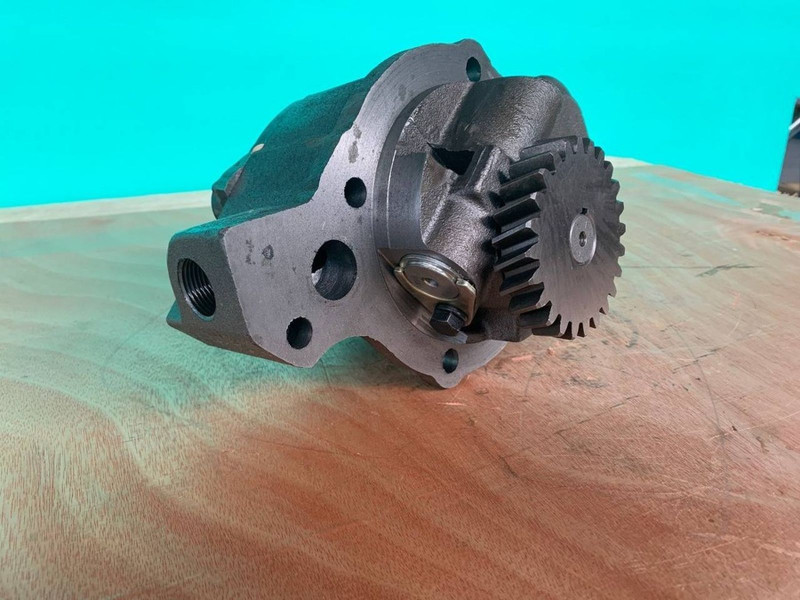 3042378 Насос масляный — 1