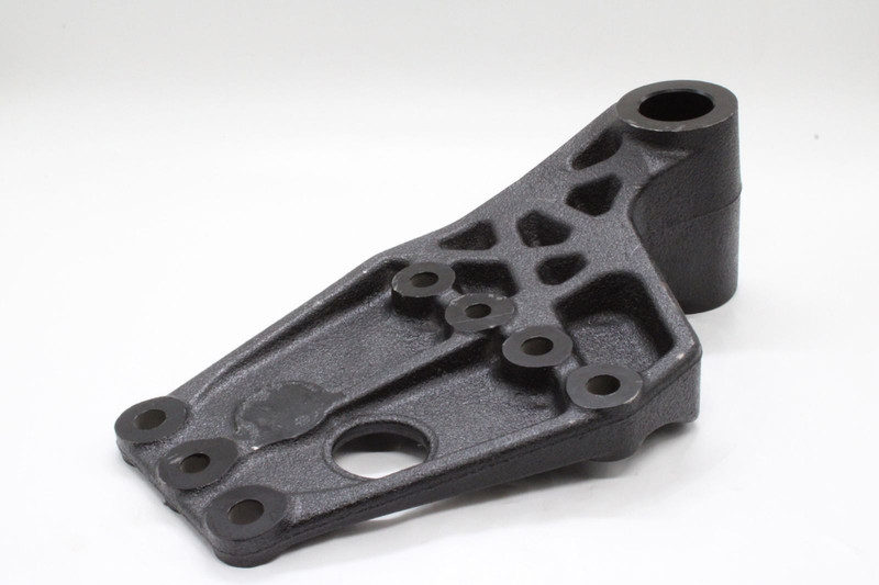 A94932202037390 Кронштейн крепления рессоры зад.прав. — 1