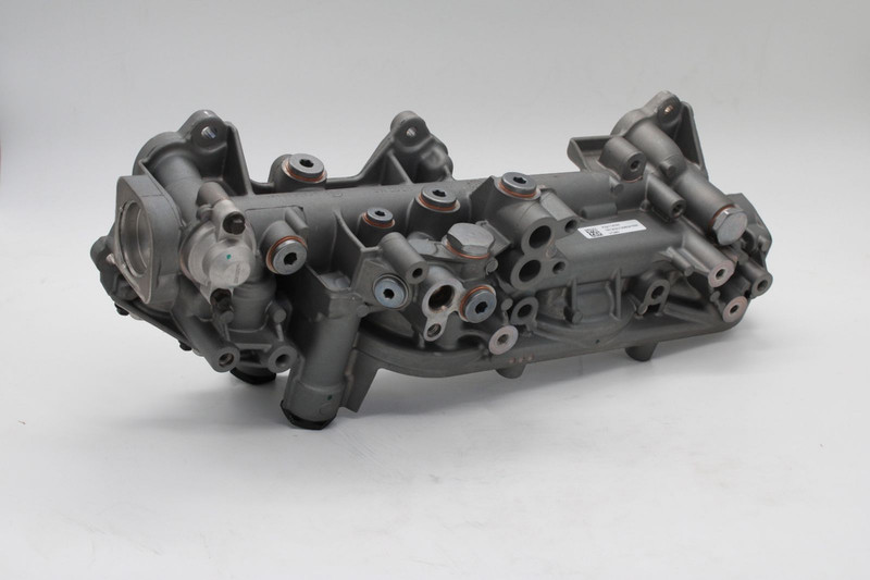 VO 22114765 Корпус масляного фильтра — 1