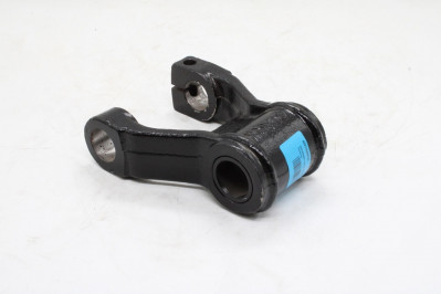 SZ970000026 Серьга рессоры передней