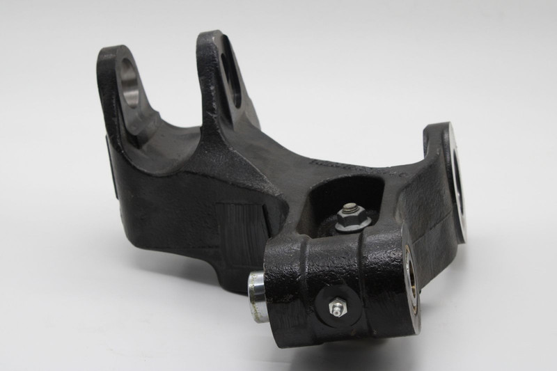 A9603200627 Кронштейн правый передний MB Arocs — 1