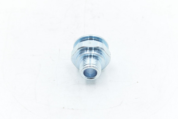 200V98181-6018 Штуцер компрессора NG12-M16*1,5 — 2