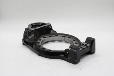 SA 036447 Суппорт тормозных колодок прав.