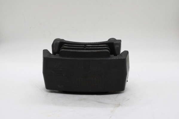 710W962100554 Подушка задней рессоры правая — 2