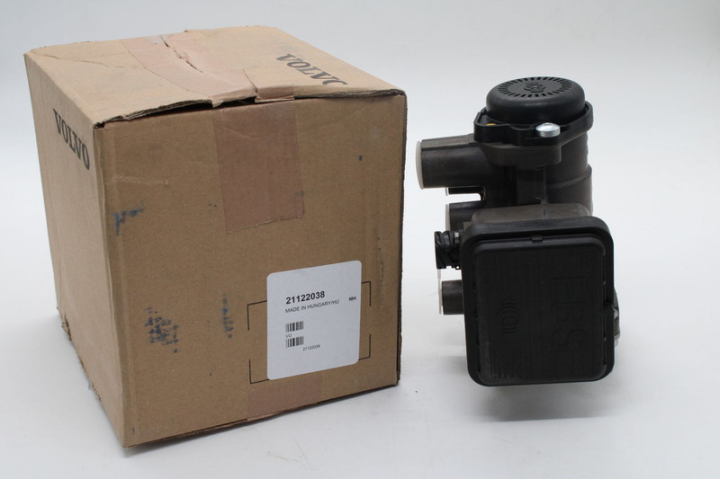 VO 21122038 Кран управления тормозами прицепа — 1