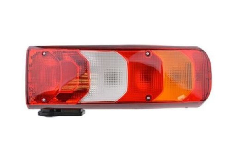 TD0250032AR224 Фонарь задний правый — 1