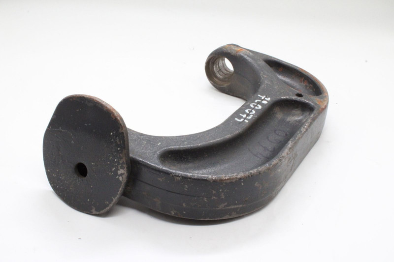 2075720974 Хомут рессоры правый — 2