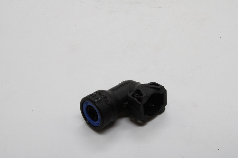 VO 994000 Фитинг угловой D12*1.5 — 3