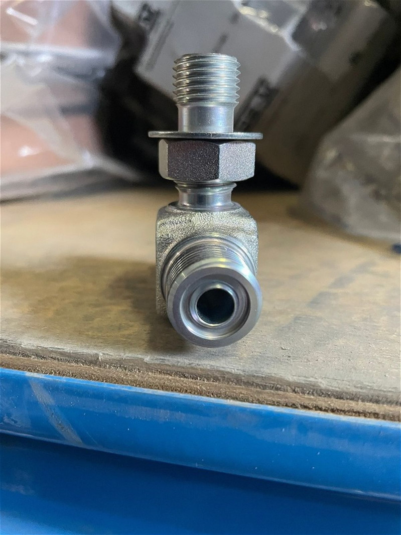 21W-62-42630 Тройник — 2