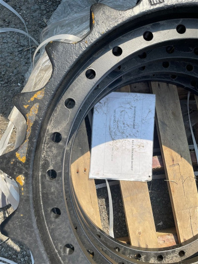 2082761210 Звездочка ведущая PC400, PC450