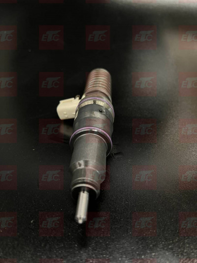 VO 21652515 Форсунка топливная FM двигатель D13C