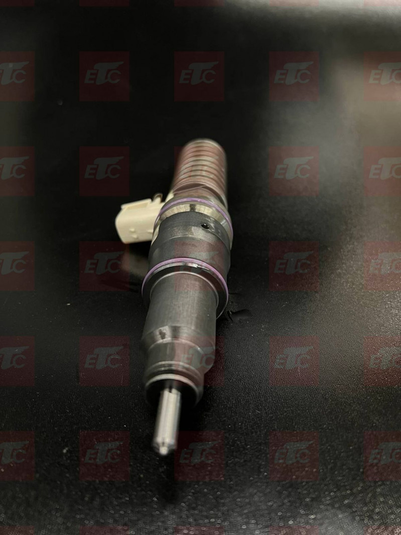 VO 21652515 Форсунка топливная FM двигатель D13C — 1