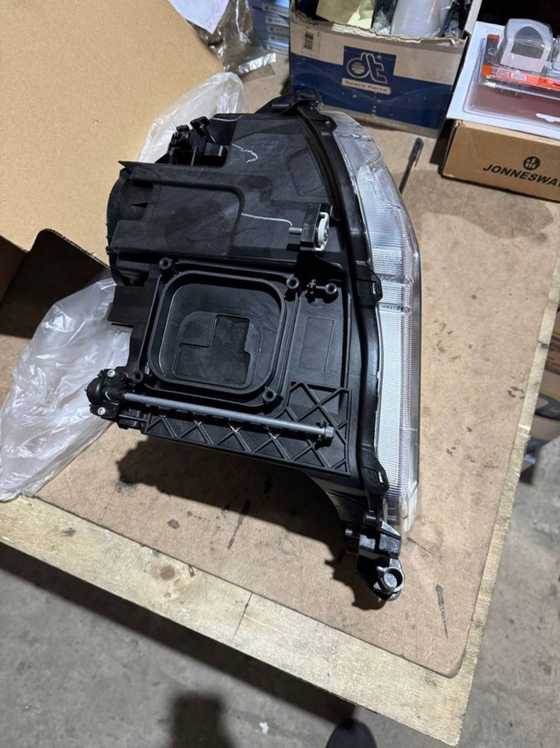 A9618208961 Фара правая — 3