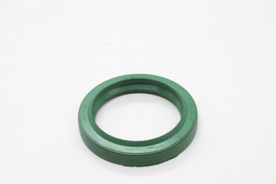 864180176 Манжета хвостовика 5320 лев/прав