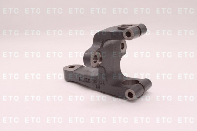 DT 125757 Кронштейн передний рессоры задний правый