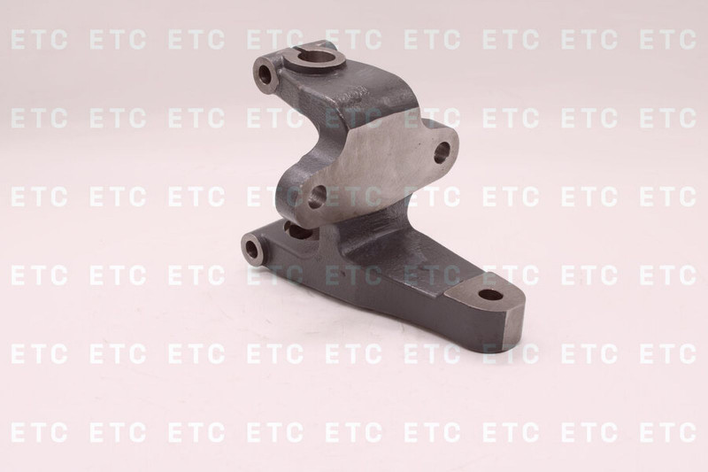 DT 125757 Кронштейн передний рессоры задний правый — 3