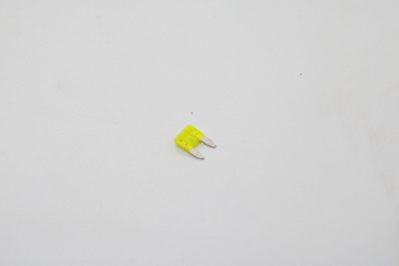 VO 20378936 Предохранитель мини 20A — 2