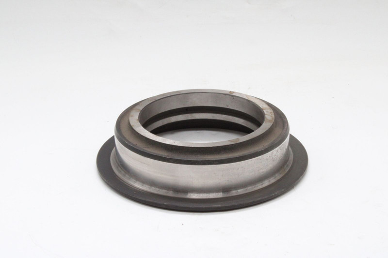 2050791324 Втулка распорная — 2