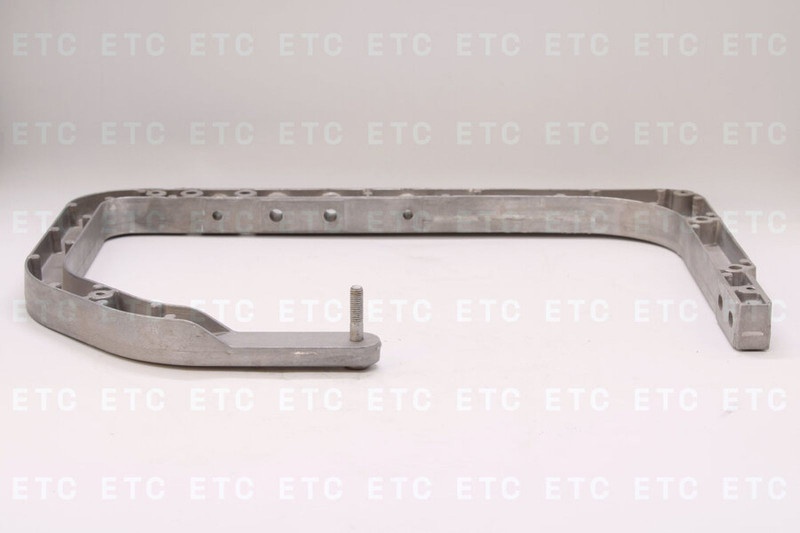 VO 22247898 Кронштейн переднего левого крыла — 2