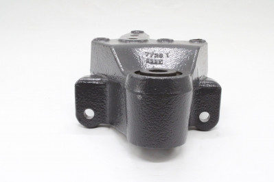 7421594732 Кронштейн рессоры правая