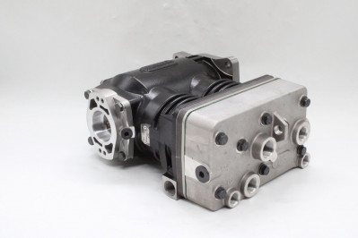 0104074 Компрессор воздушный. 2-х цилиндровый/ 608 cm3 с приводом под ТННД