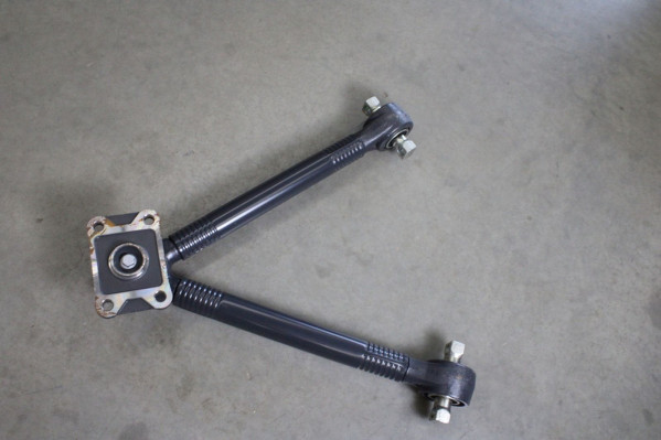 SEM 10459 Тяга реактивная V-образная L=671 — 4