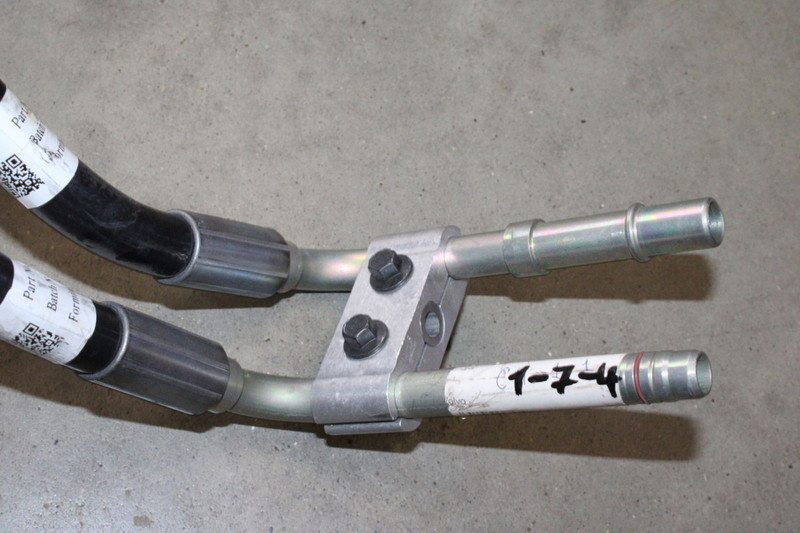 VO 21841373 Шланг двойной насоса ГУР — 5