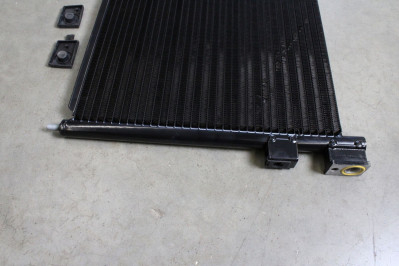 VO 21086304 Радиатор кондиционера