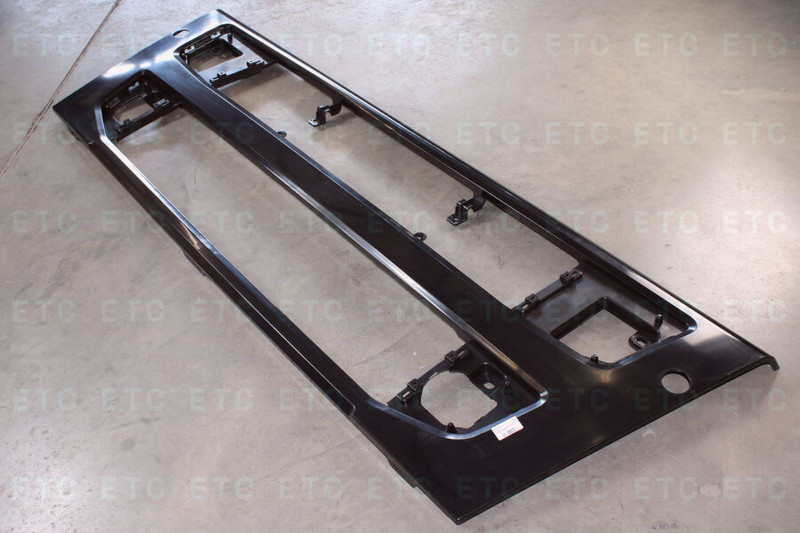 AC21397813 Решетка радиатора — 1