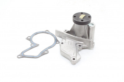 P235 Помпа водяная