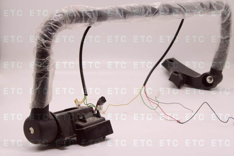 AC82417284 Кронштейн зеркала правый — 5