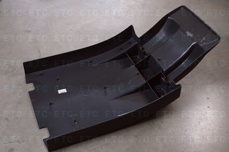 VO 82637695 Крыло переднее задняя часть — 3